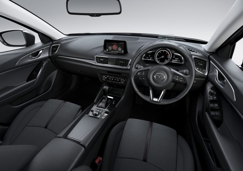 Nội thất của Mazda 3 2017 sang trọng hơn, độ hoàn thiện khá tốt