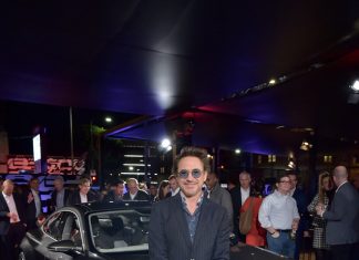 Tài tử Robert Downey Jr. trong buổi ra mắt Audi e-tron GT Concept